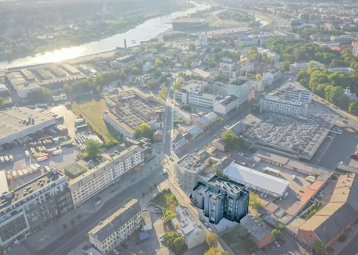 In Centre With Jacuzzi Bath