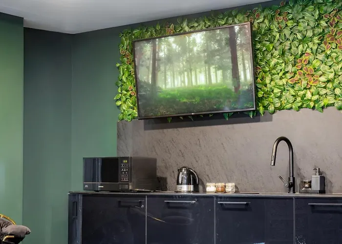 In Centre With Jacuzzi Bath