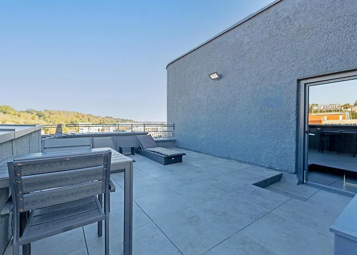 In Centre With Jacuzzi Bath Appartement *